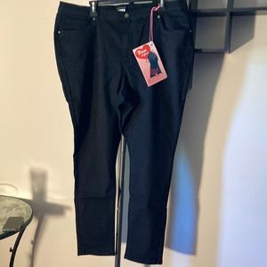 Venus “Bum Lifter” Women’s jeans